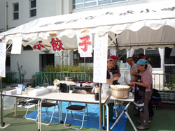 2009年11月1日「地域ふれあい国際交流フェア」模擬店