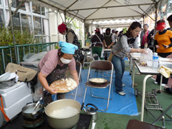 2009年11月1日「地域ふれあい国際交流フェア」模擬店